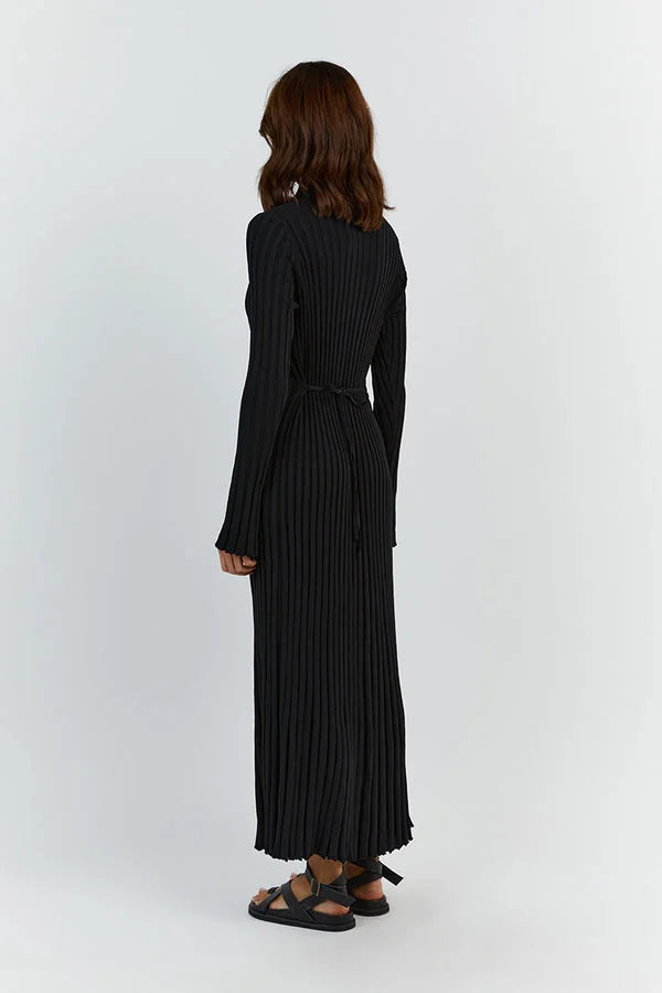 Cyra - Women's Ethereal Lines Maxi Dress