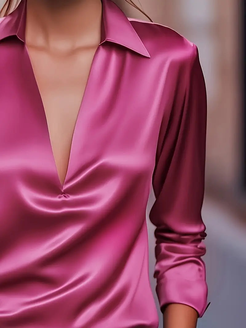 Blusa de mujer: manga larga, cuello camisero y escote en V