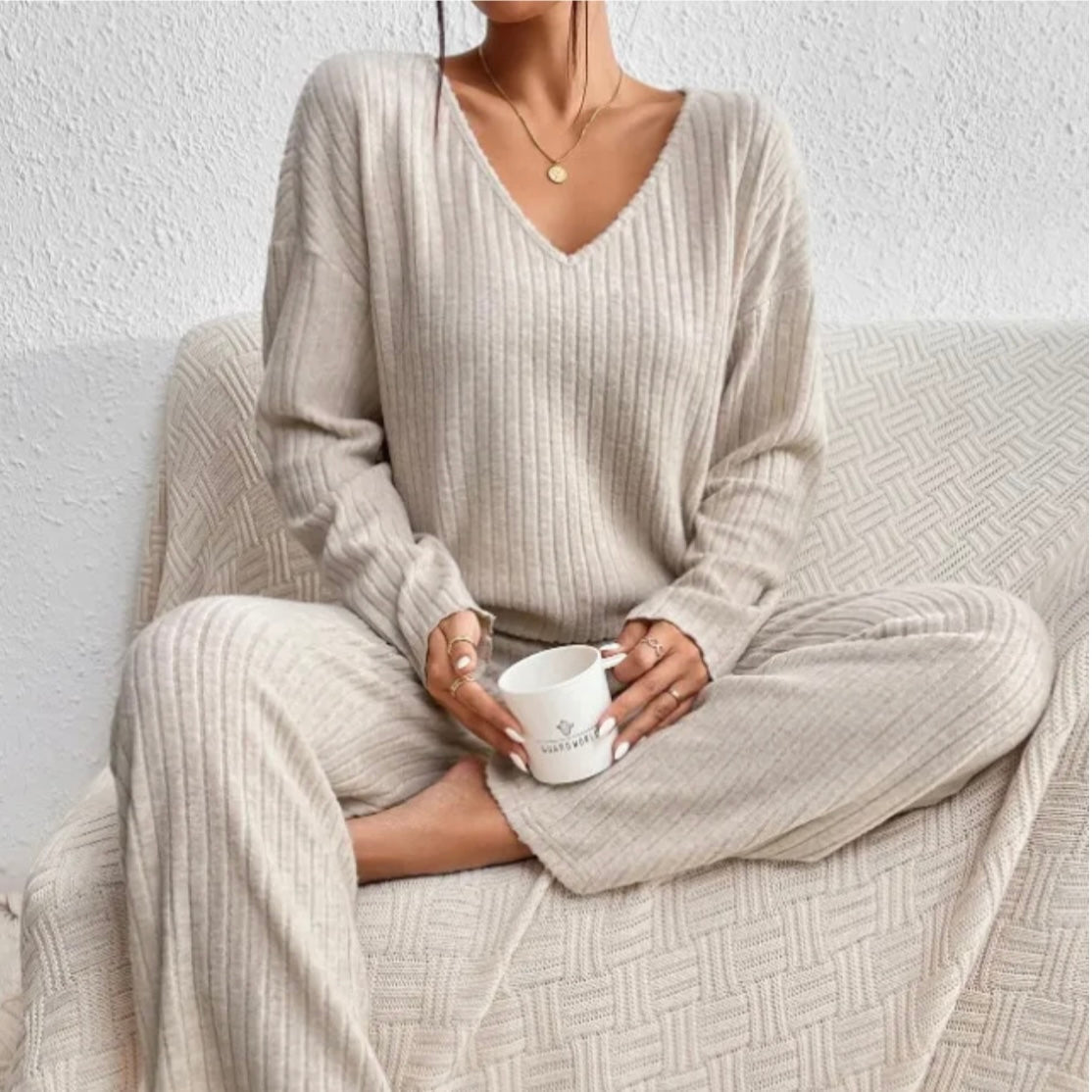 Stella - Women's V-Neck Ribbed Knit Lounge Set