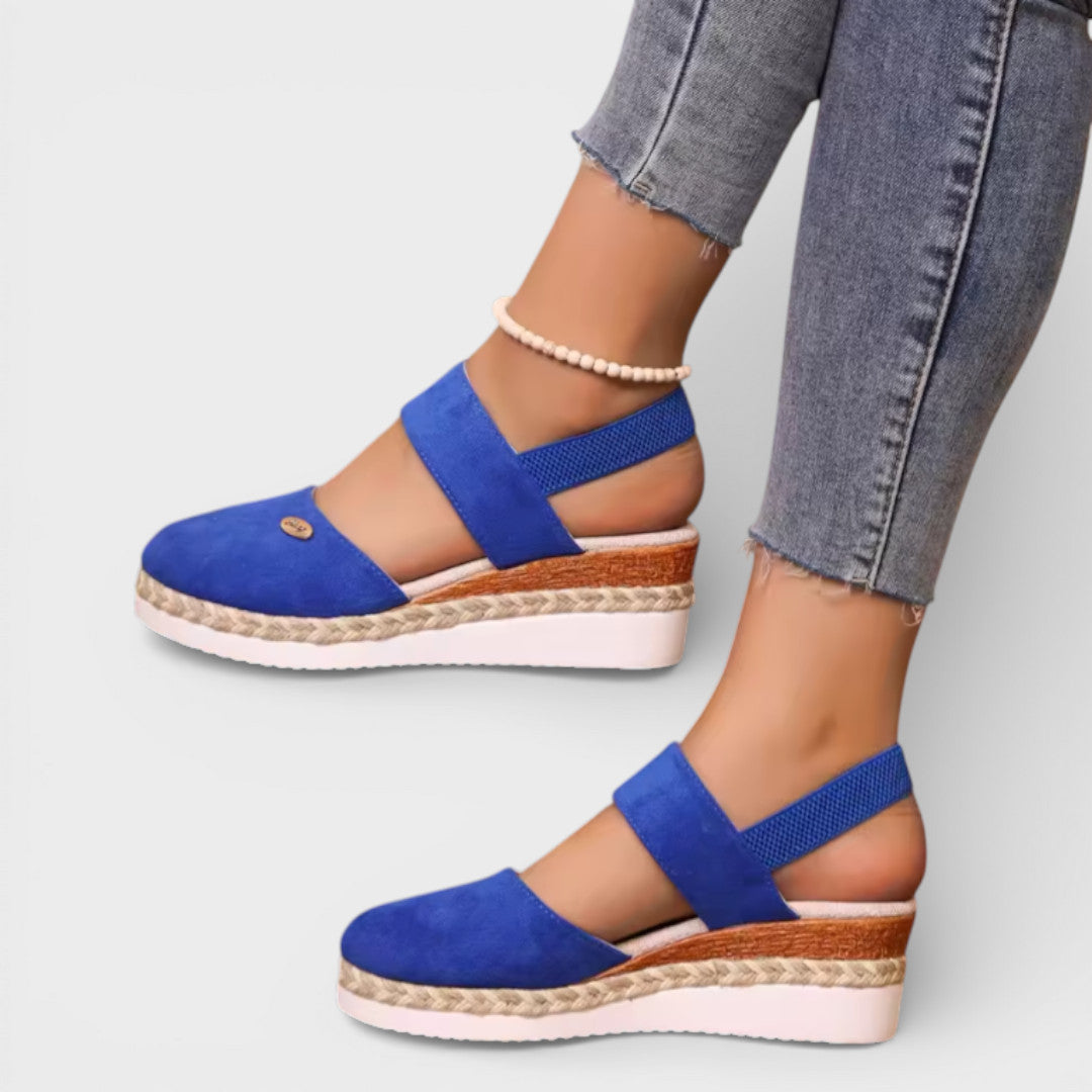 Espadrillas con zeppa da donna a punta chiusa e cinturino alla caviglia