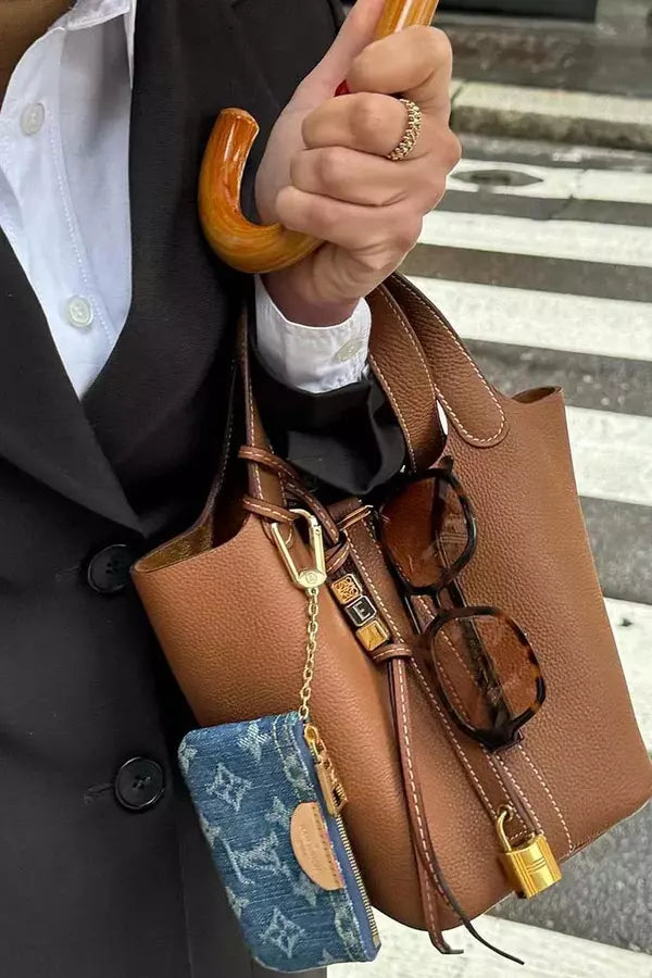 Marlo - Women's Tote Bag