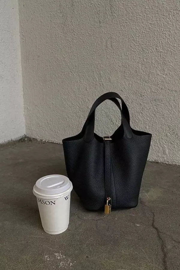 Marlo - Women's Tote Bag
