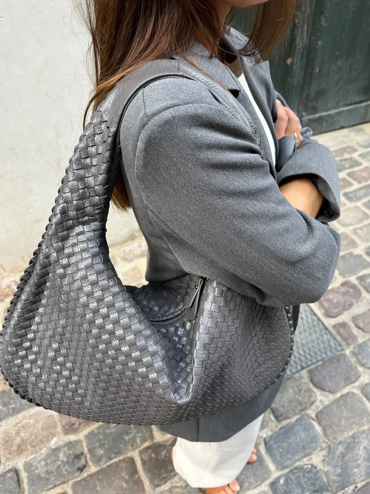 Arielle - Women's Woven Shoulder Bag XL - photo 18