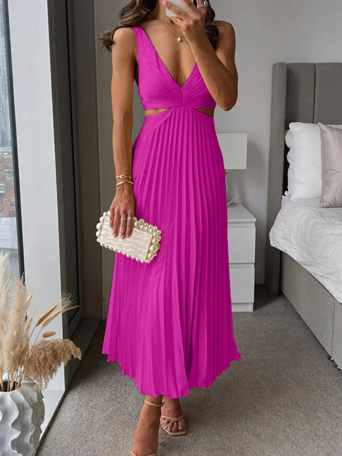 Avvy - Women's Pleated Satin Prom Dress with a V-Neckline – view 12