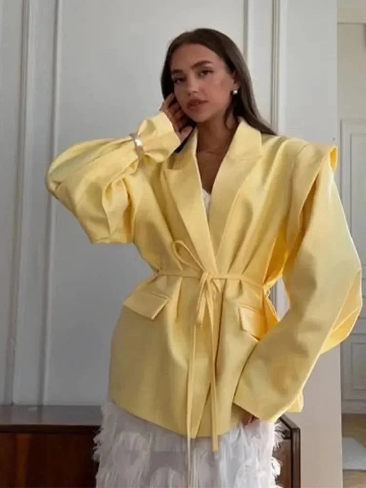 Blazer da donna con allacciatura e spalline imbottite