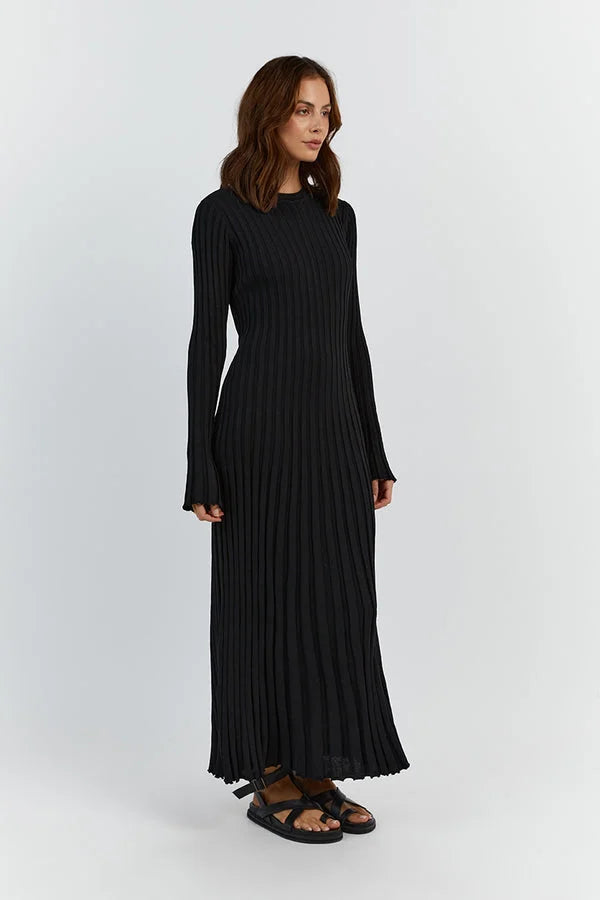 Cyra - Women's Ethereal Lines Maxi Dress