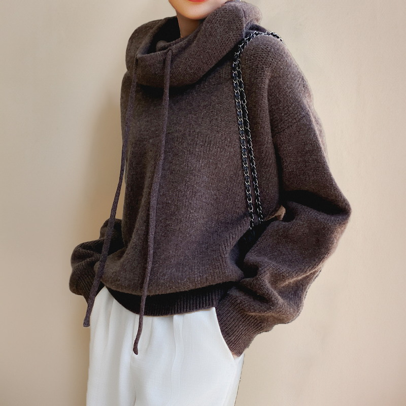 Lucy - Women's Oversized Knit Hoodie with Drawstring