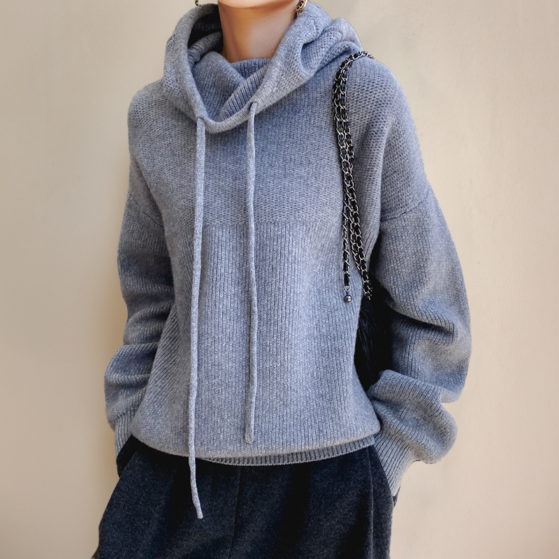 Lucy - Women's Oversized Knit Hoodie with Drawstring