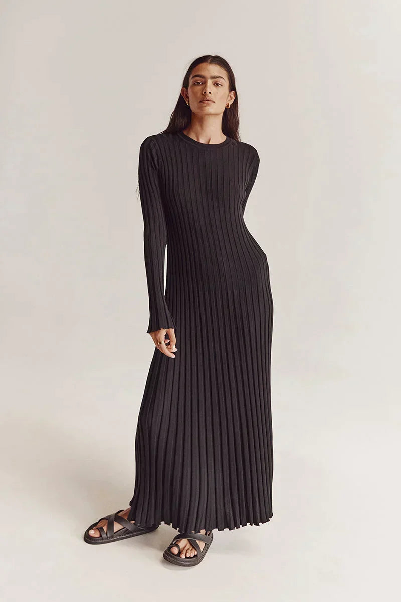Cyra - Women's Ethereal Lines Maxi Dress