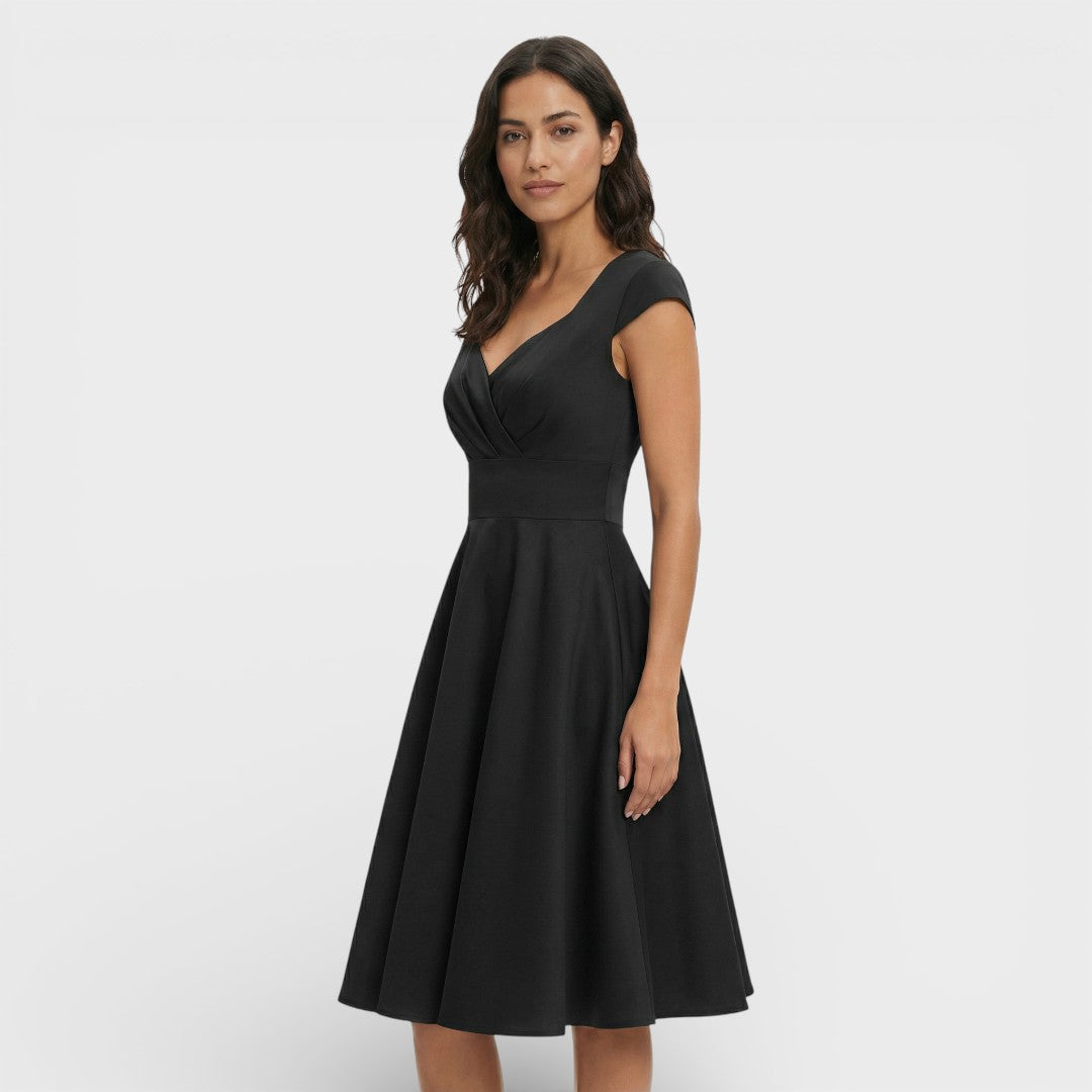 Women's Short Sleeve V Neck Pleated Midi Dress