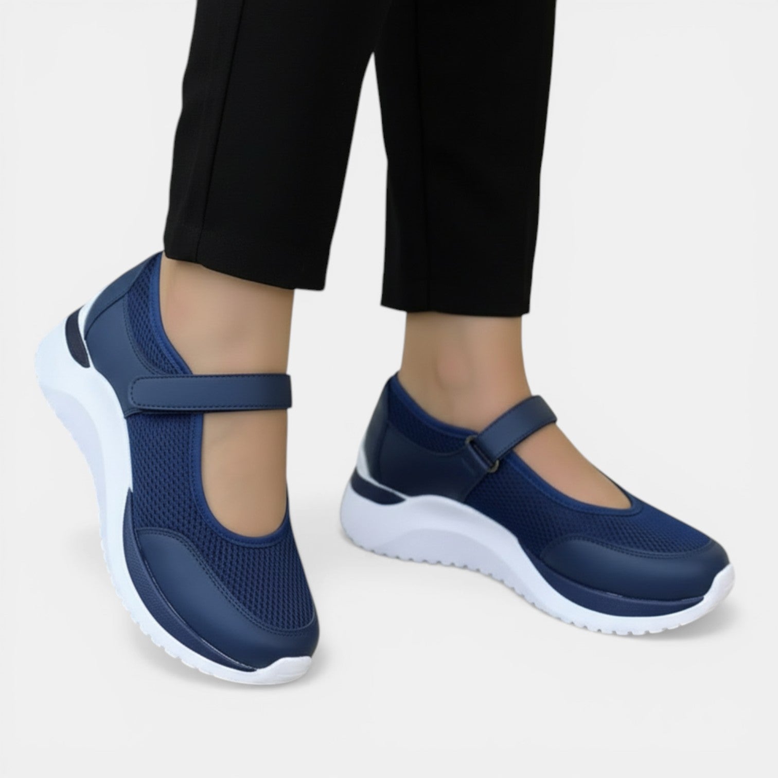Sneakers Mary Jane da donna in mesh con suola comfort