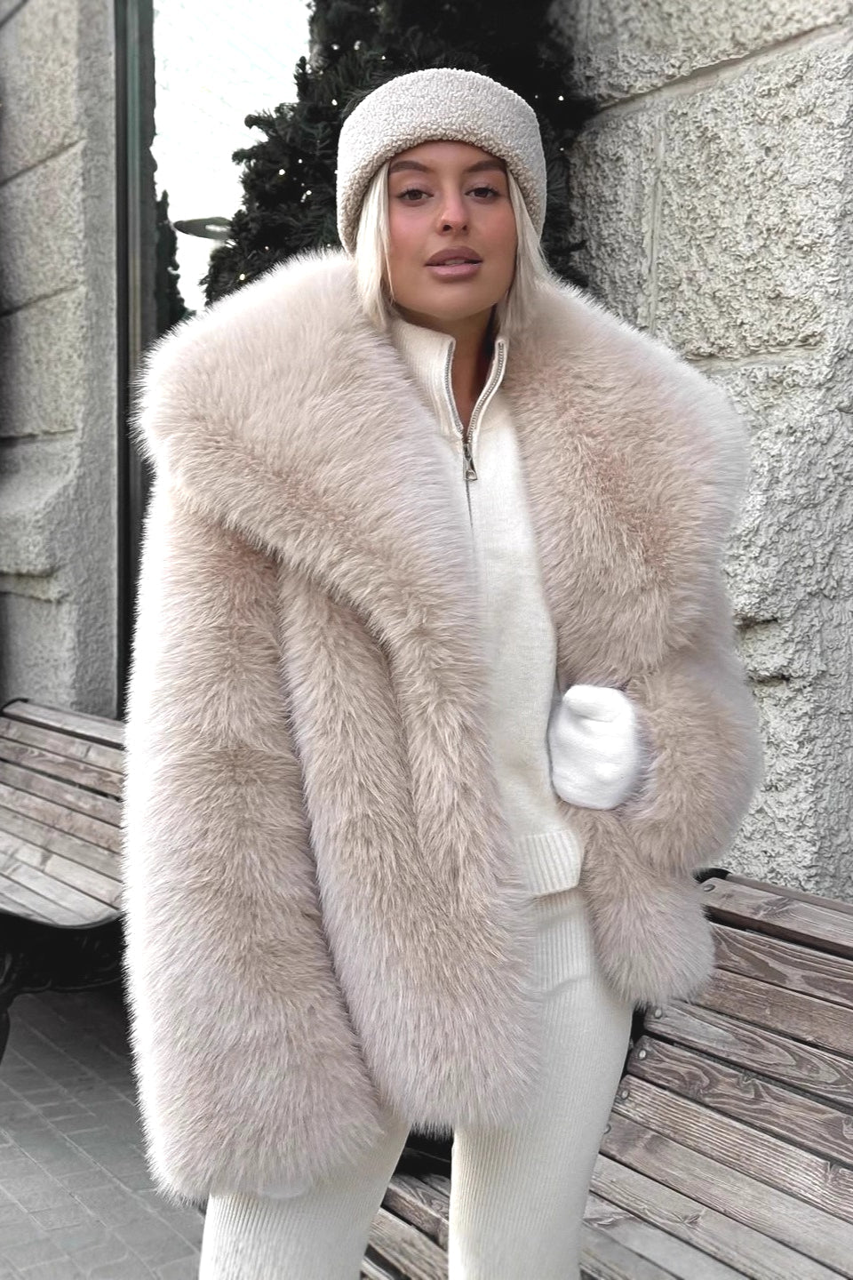 Keira - Women's Coat with Collar - photo 4