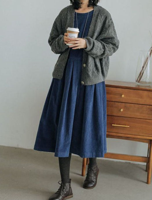 Laura - Women's Flowing Midi Dress with Long Sleeves - photo 4