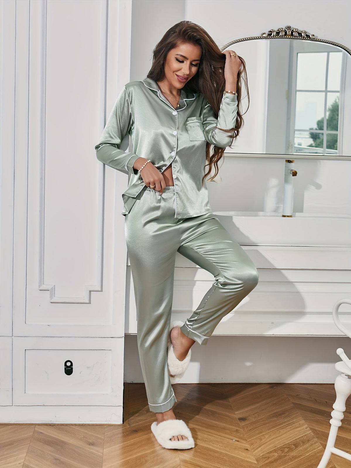 Lucinda - Women's Button-Front Pyjama Set with Long Sleeves