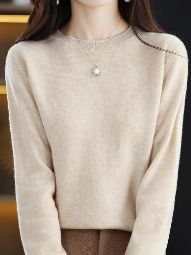 Quintessa - Women's Relaxed Jumper with Roll Neck - photo 1