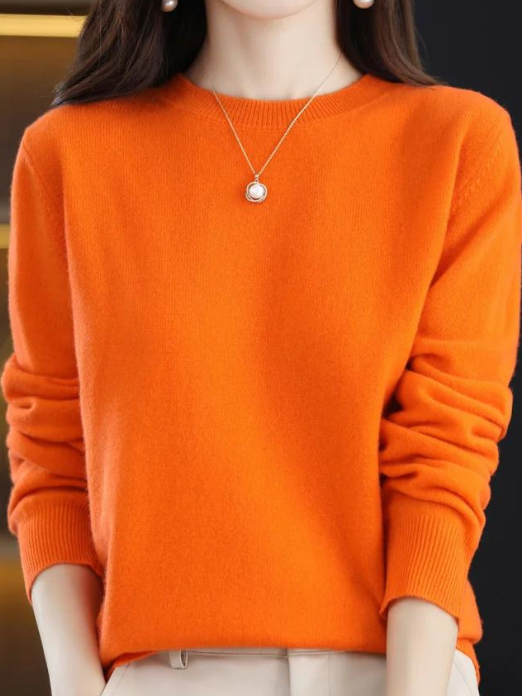 Quintessa - Women's Relaxed Jumper with Roll Neck - photo 4