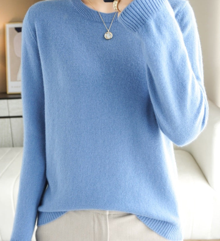 Quintessa - Women's Relaxed Jumper with Roll Neck - photo 6