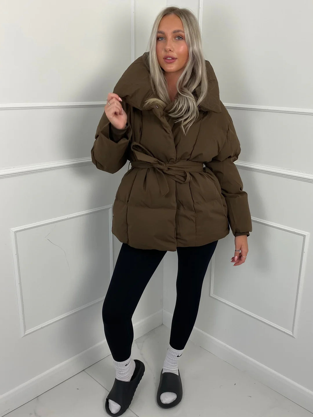 Rhea - Women's Relaxed Puffer Jacket with Collar - photo 8