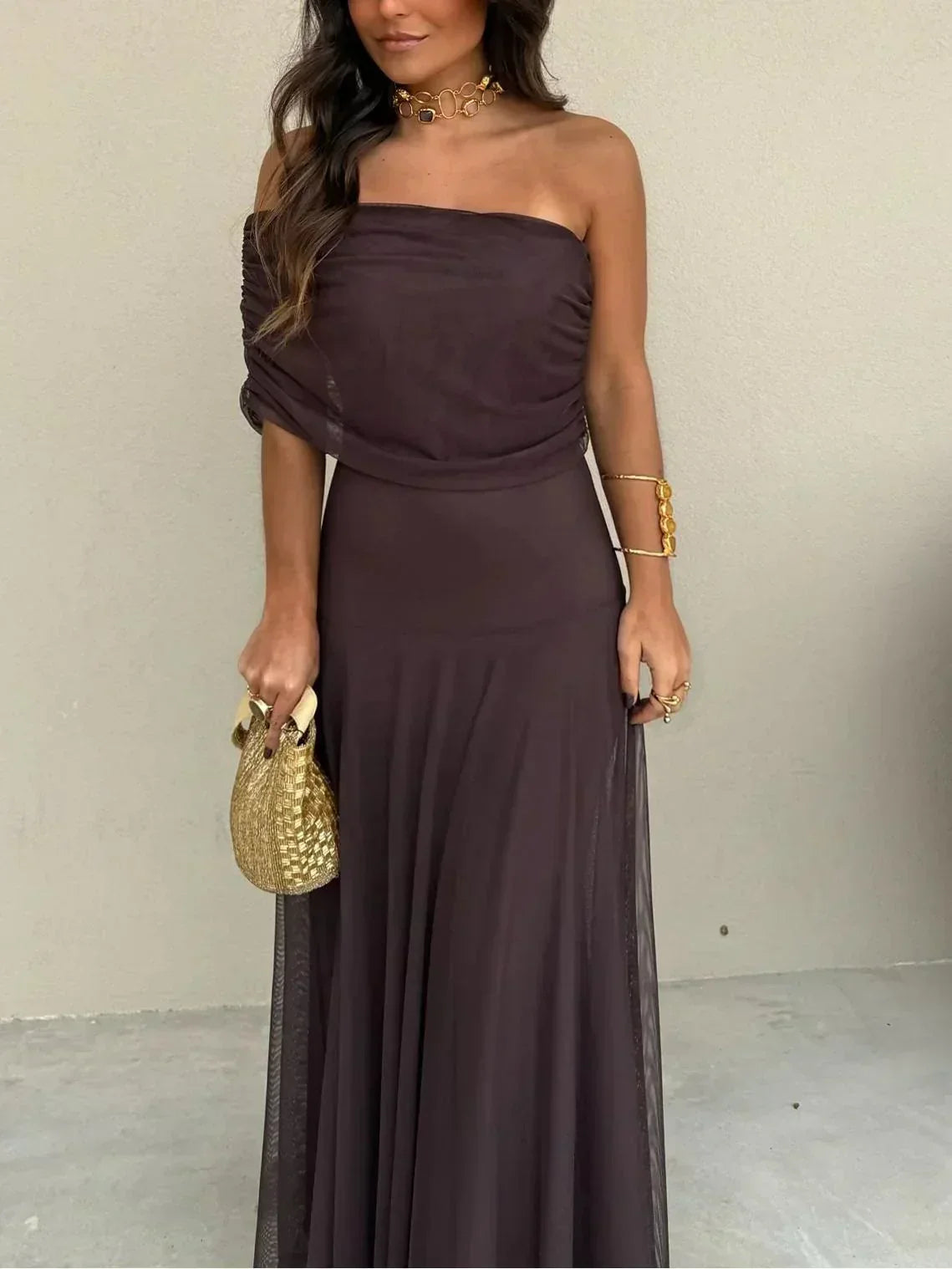Odette - Women's Off-Shoulder Maxi Dress in Chocolate