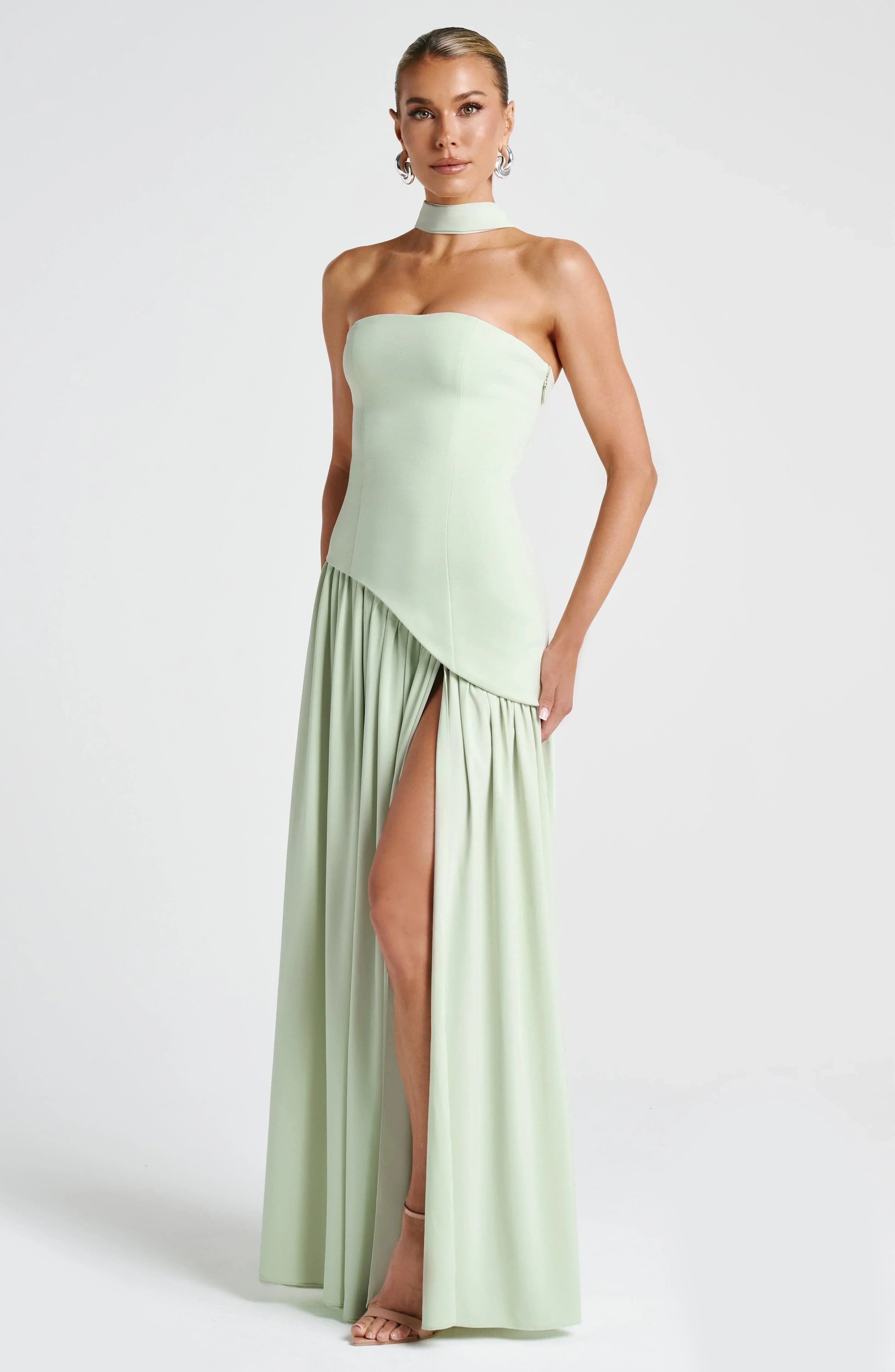Serena - Vestido largo con corsé y abertura alta para mujer