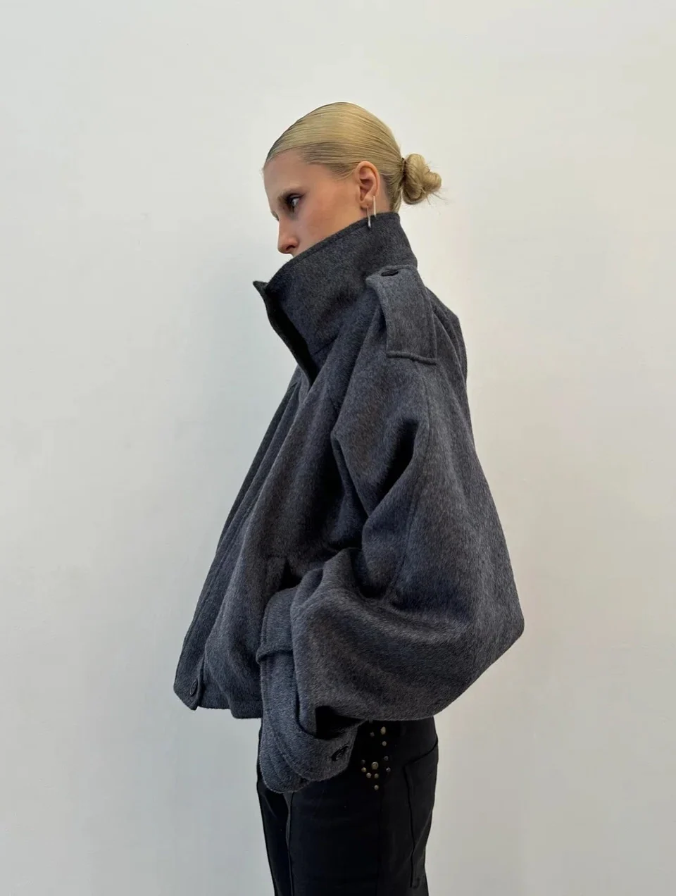 Shona - Women's Relaxed Jacket with Button Front - photo 4