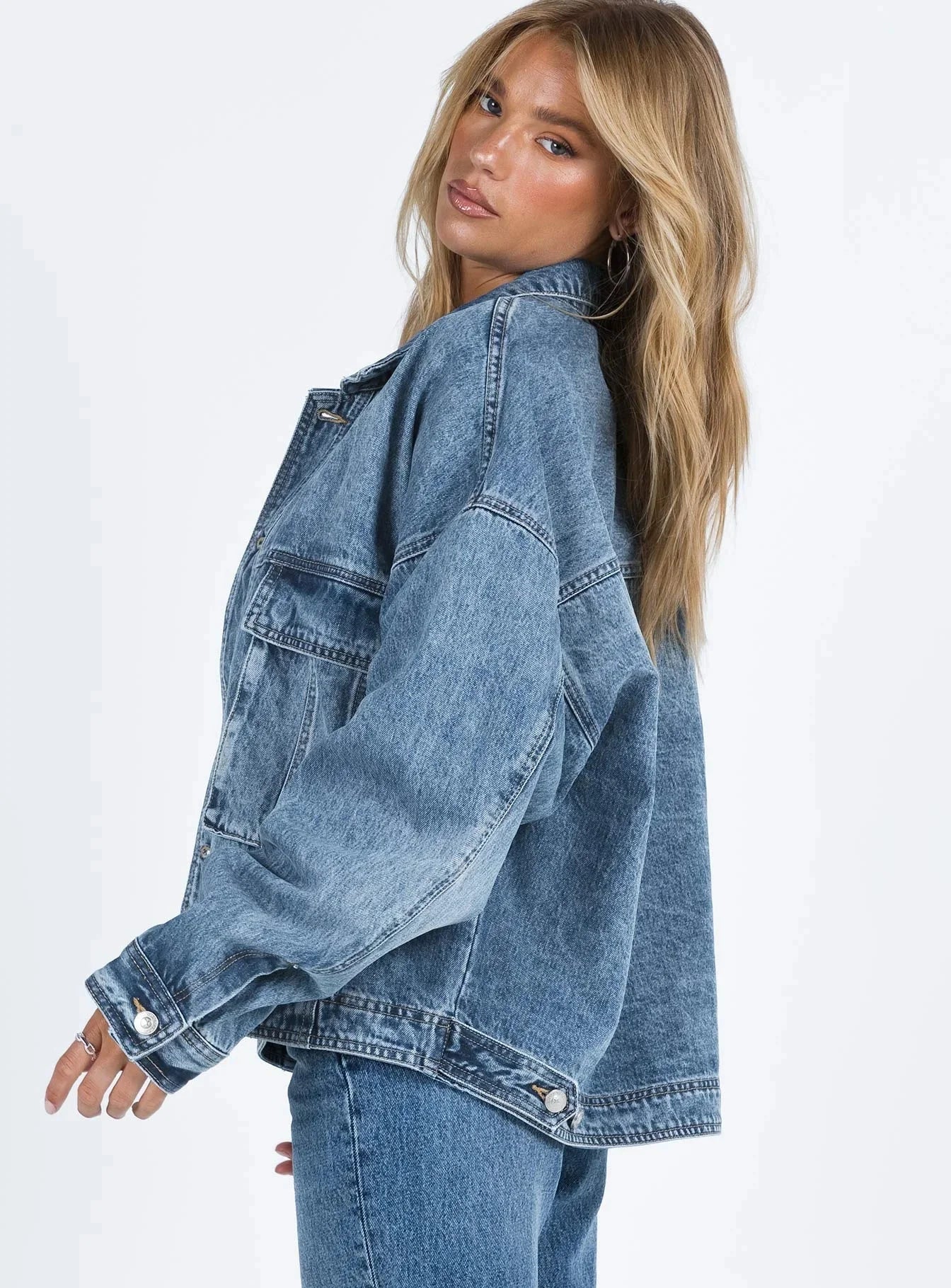 Dámské oversized džínové sako s vintage praním