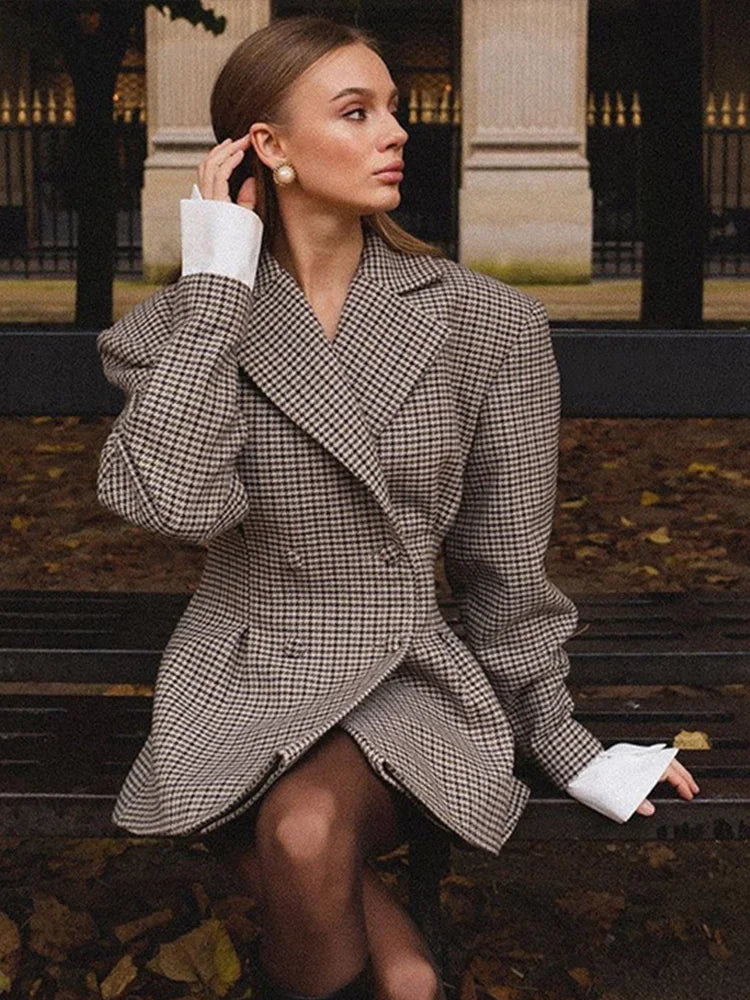 Women's Double-Breasted Check Blazer with Notched Lapels and Long Sleeves