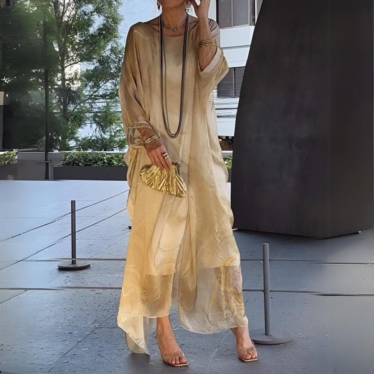 Women's Flowy Batwing-Sleeve Maxi Long Sleeve Dress Crewneck
