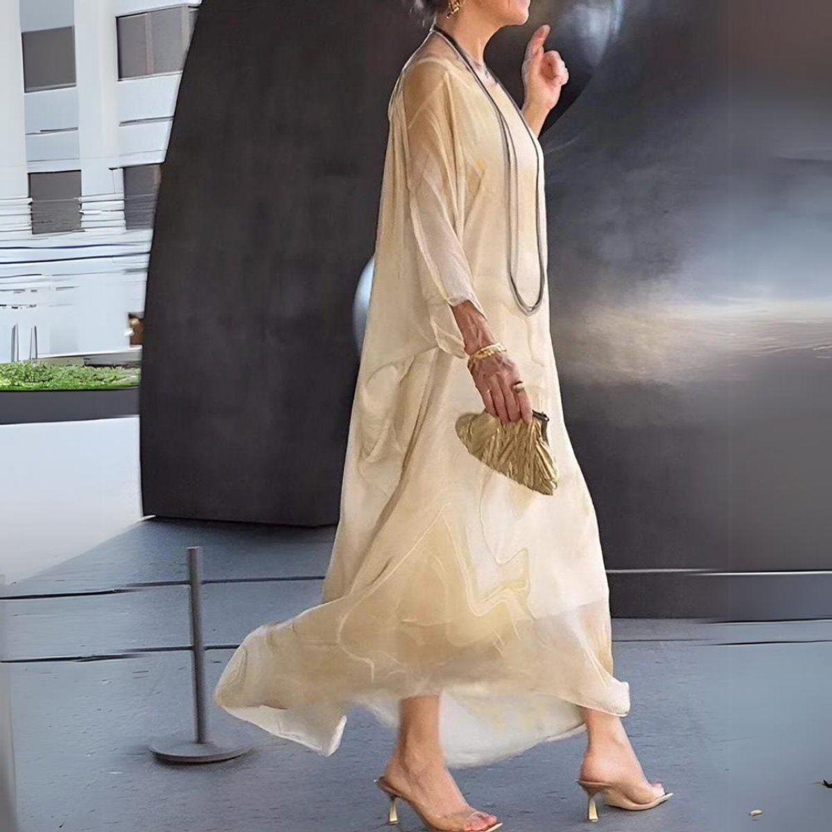Women's Flowy Batwing-Sleeve Maxi Long Sleeve Dress Crewneck