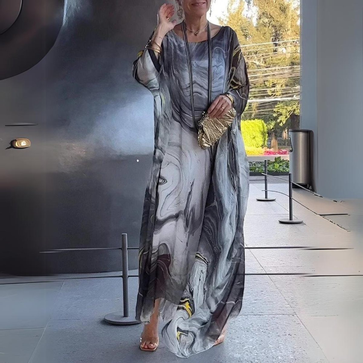 Women's Flowy Batwing-Sleeve Maxi Long Sleeve Dress Crewneck