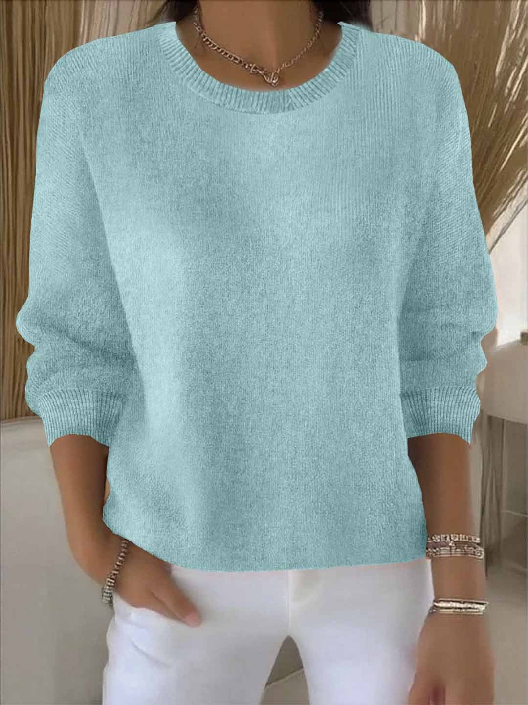 Minnie - Women's Relaxed Sweater in Classic Crew Neck Soft Knit - photo 10