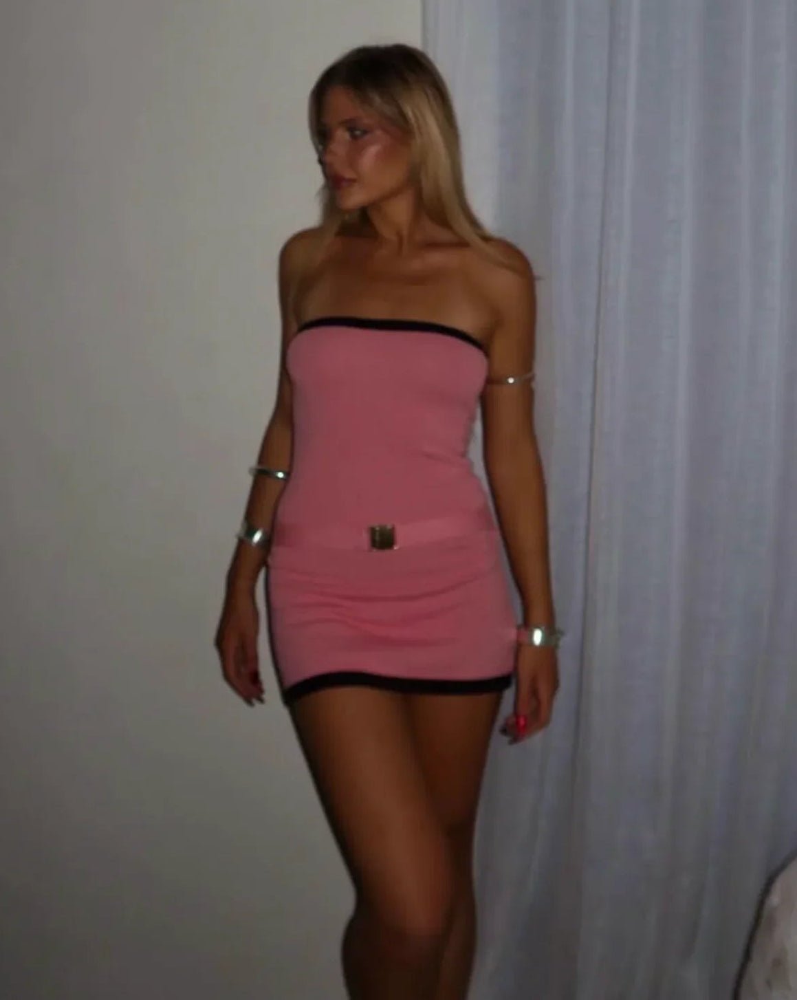 Dawn - Miniabito in maglia da donna senza spalline con dettaglio a fibbia