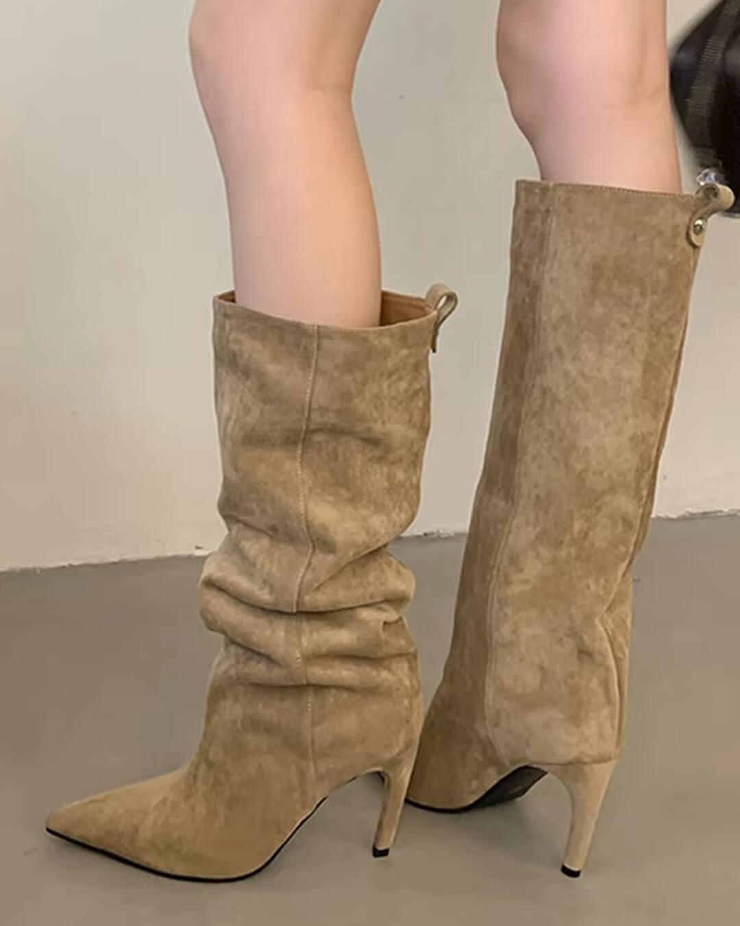 Debbie – Bottes montantes pour femme à hauteur du genou, aspect daim et bout pointu