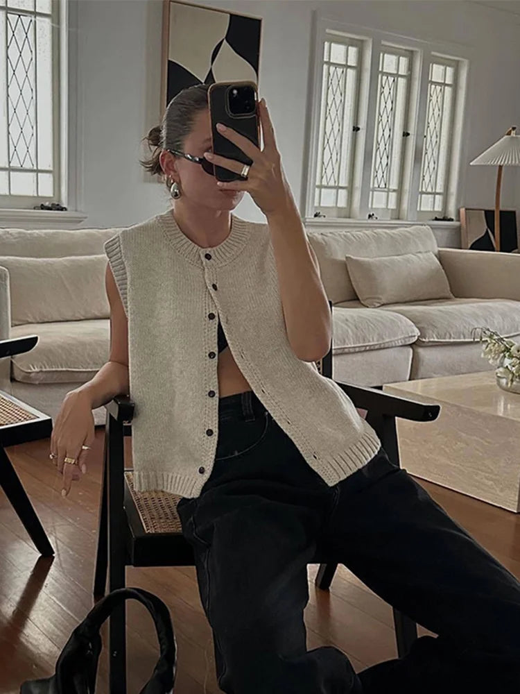 Wynne - Women's Relaxed Cardigan in Knit - photo 8