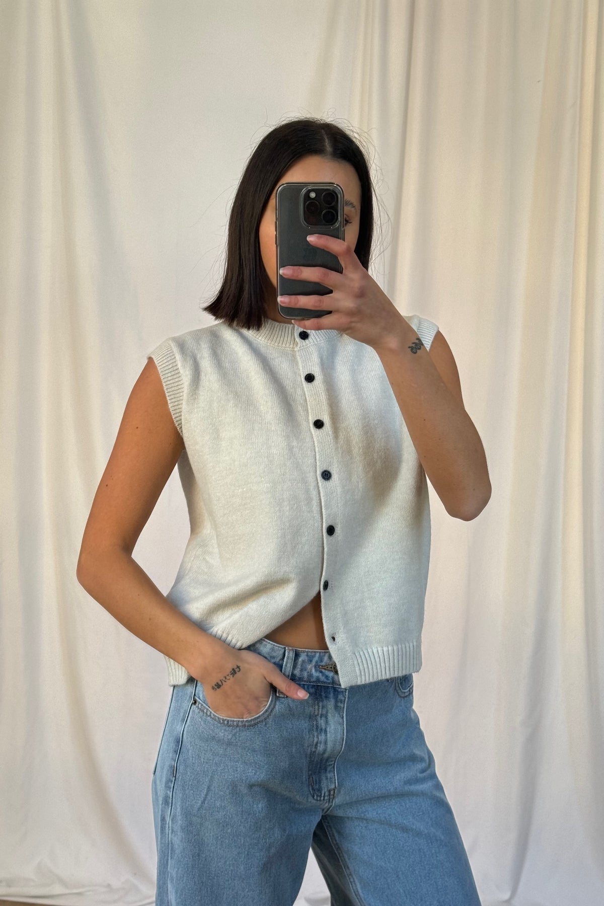 Wynne - Women's Relaxed Cardigan in Knit - photo 9