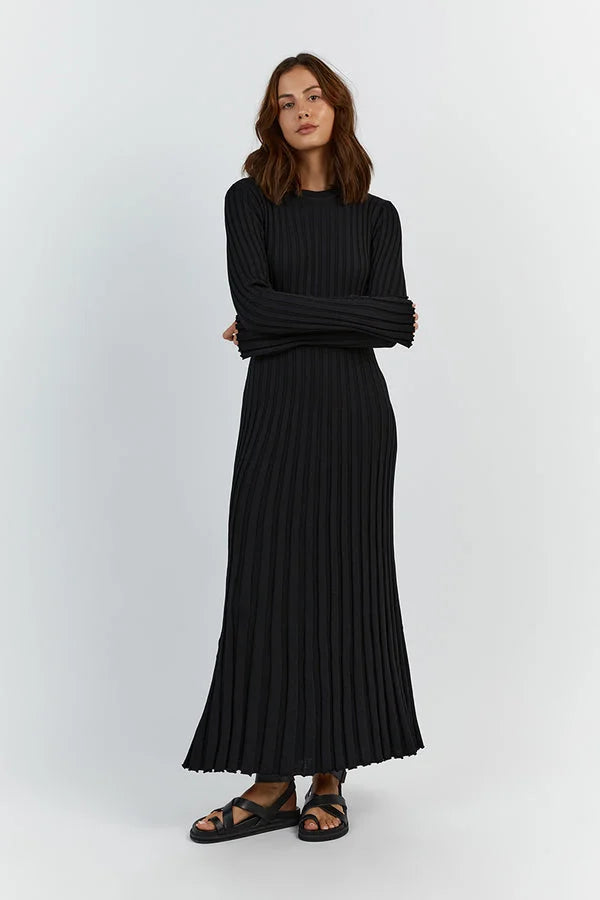 Cyra - Women's Ethereal Lines Maxi Dress
