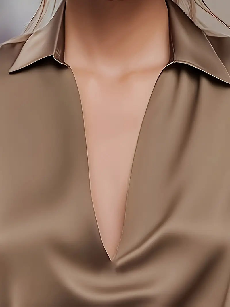 Camicia da donna a maniche lunghe con colletto e scollo a V