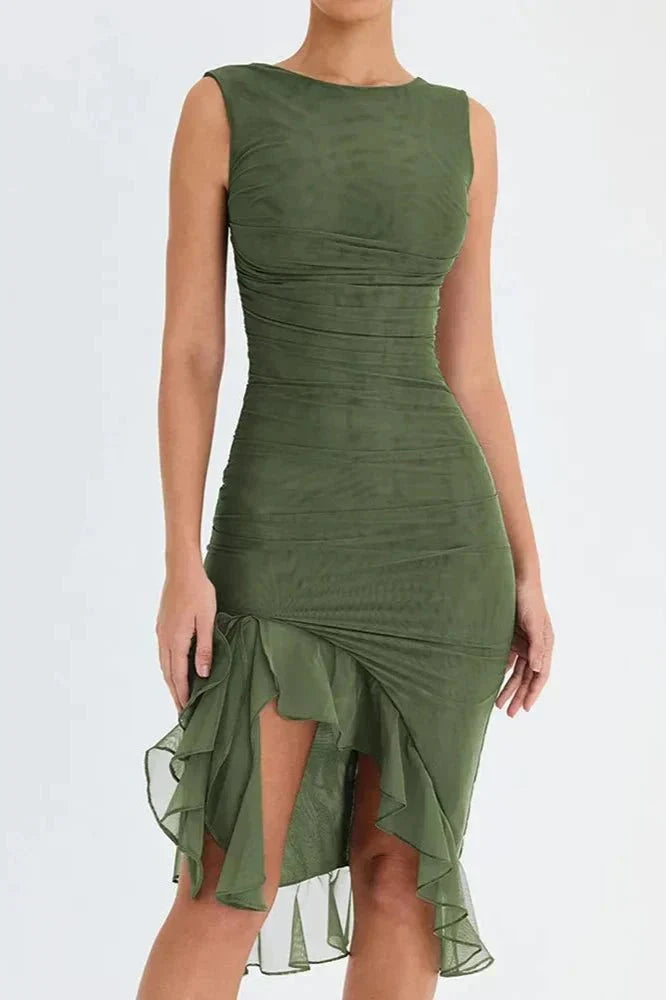 Vestido midi de mujer fruncido con bajo de volante asimétrico