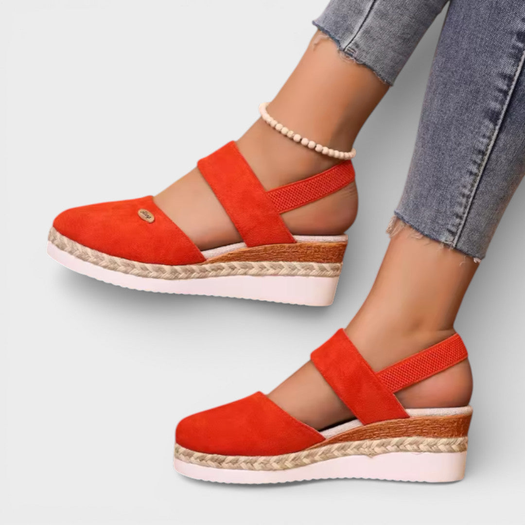 Espadrillas con zeppa da donna a punta chiusa e cinturino alla caviglia