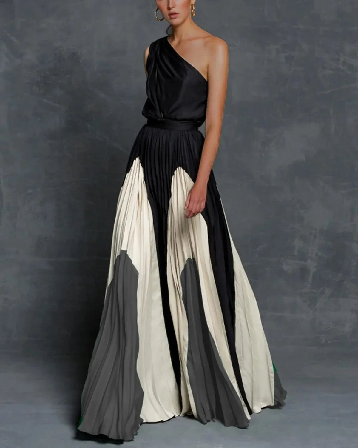 Pearl - Women's Maxi Dress with Shoulder Detail