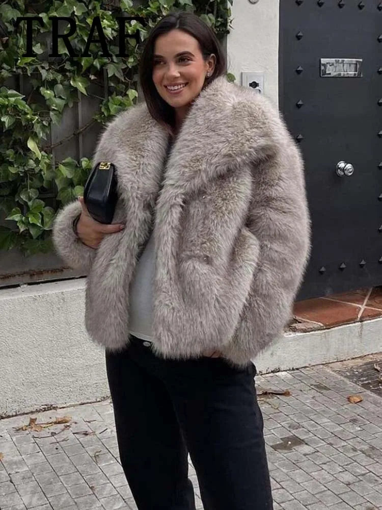 Quinn - Cappotto in morbida pelliccia sintetica da donna