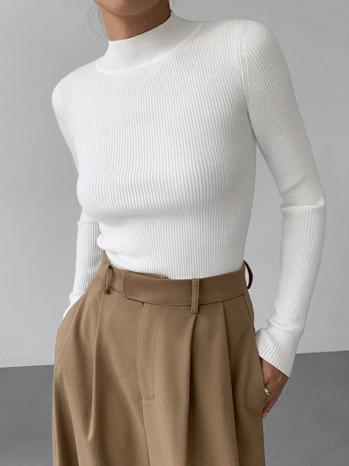 Amoret - Women's Jumper in Ribbed Knit with Roll Neck - photo 2