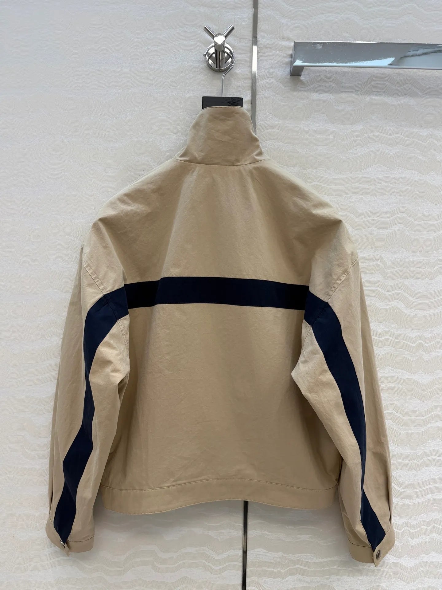Anika - Women's Relaxed Bomber Jacket with Zip Front - photo 4