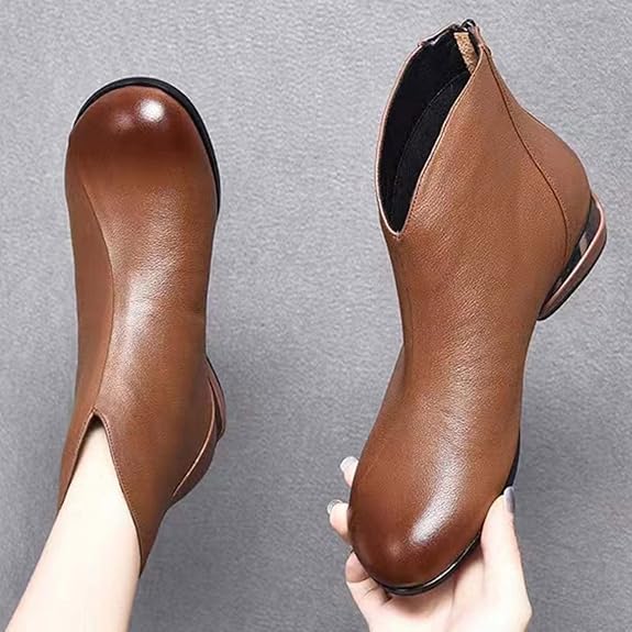 Anwen - Women's Ankle Boots with Round Toe and a Flat Sole - photo 2