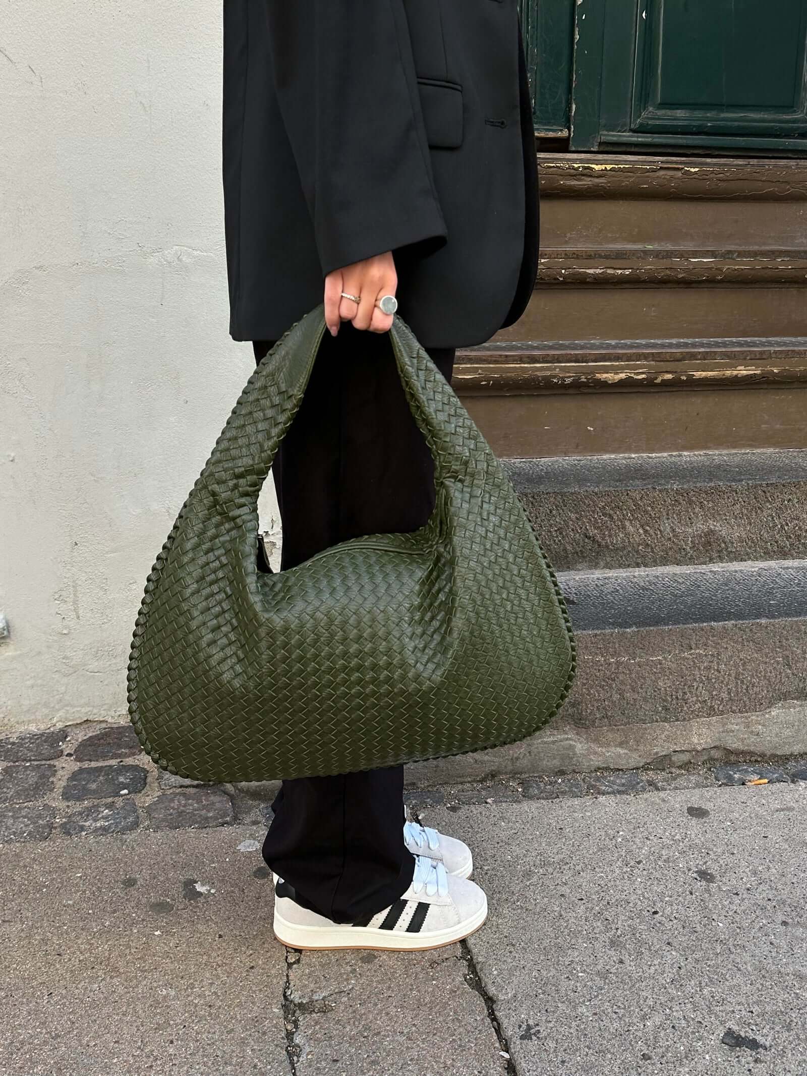 Arielle - Women's Woven Shoulder Bag XL - photo 16