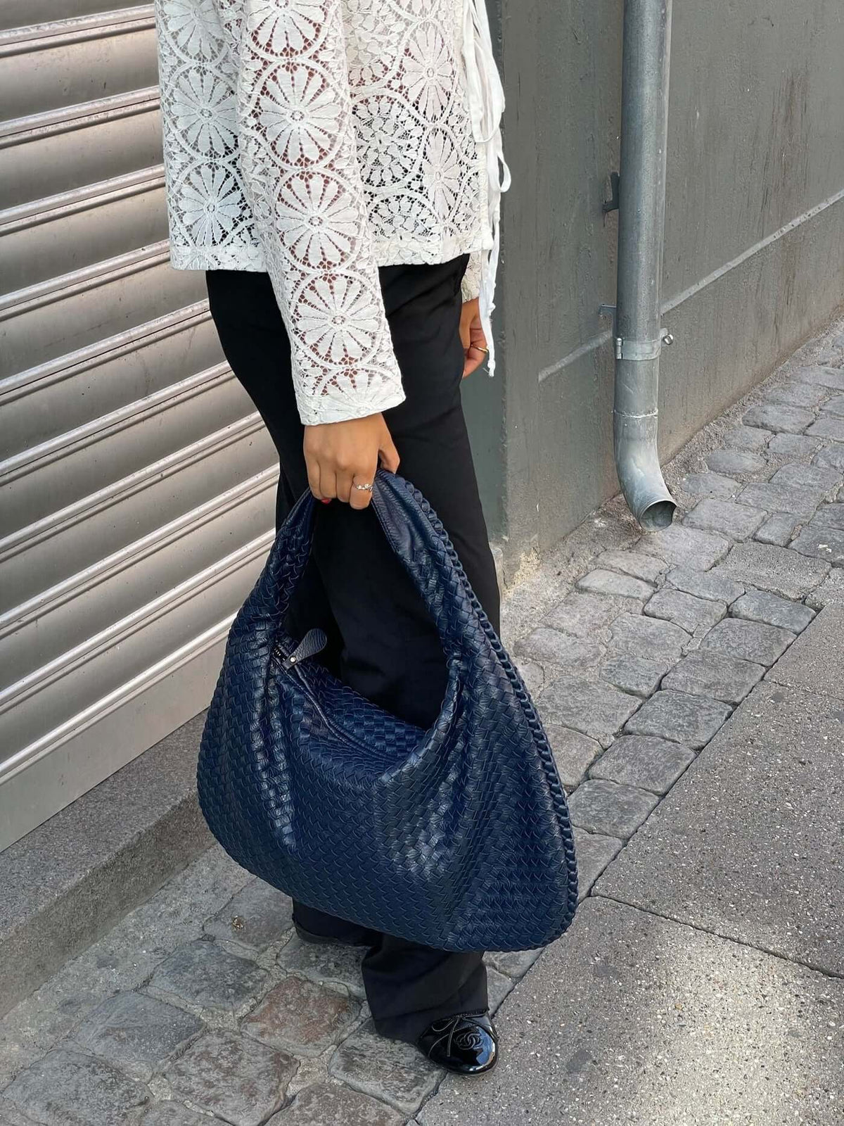 Arielle - Women's Woven Shoulder Bag XL - photo 22