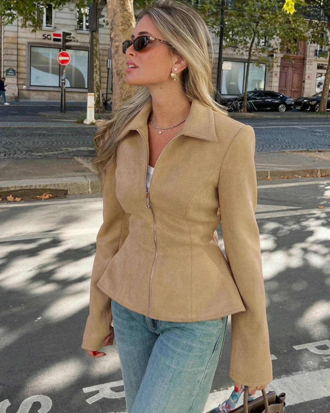 Cassia - Women's Fitted Jacket with Wide Lapel Collar and Zip Front - photo 3