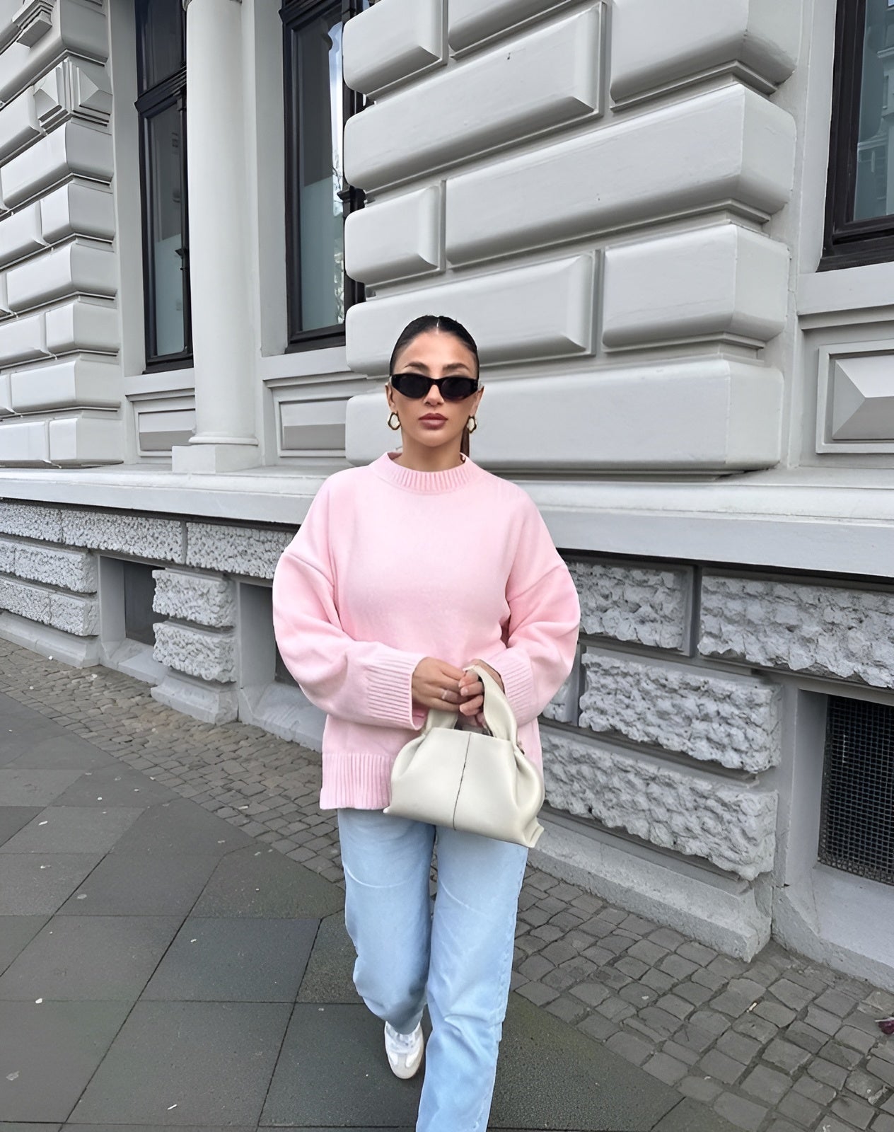 Cecile - Women's Oversized Jumper with Ribbed Cuffs - photo 2