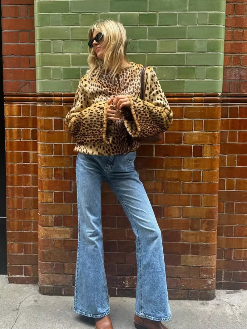 Clover - Women's Relaxed Jacket in Leopard Print with Button Front - photo 5