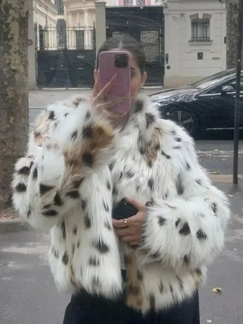 Eunice - Women's Relaxed Coat in Leopard Print - photo 9